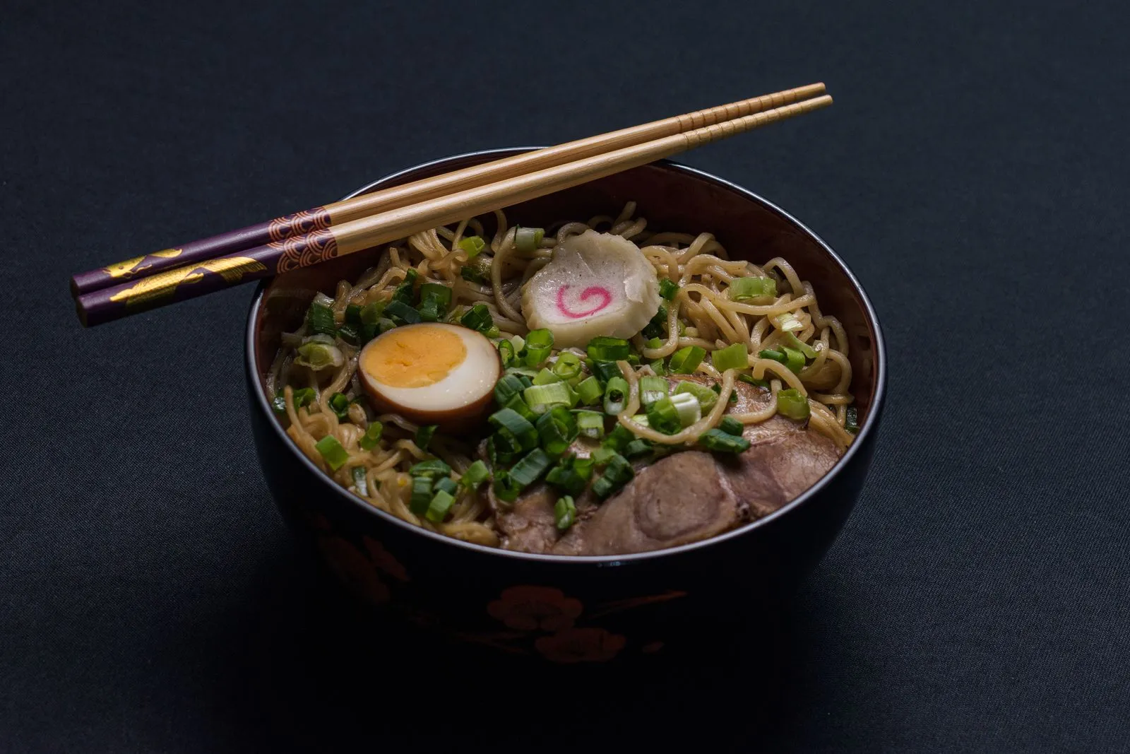 How to Choose Toppings for a Dry Ramen Bowl
